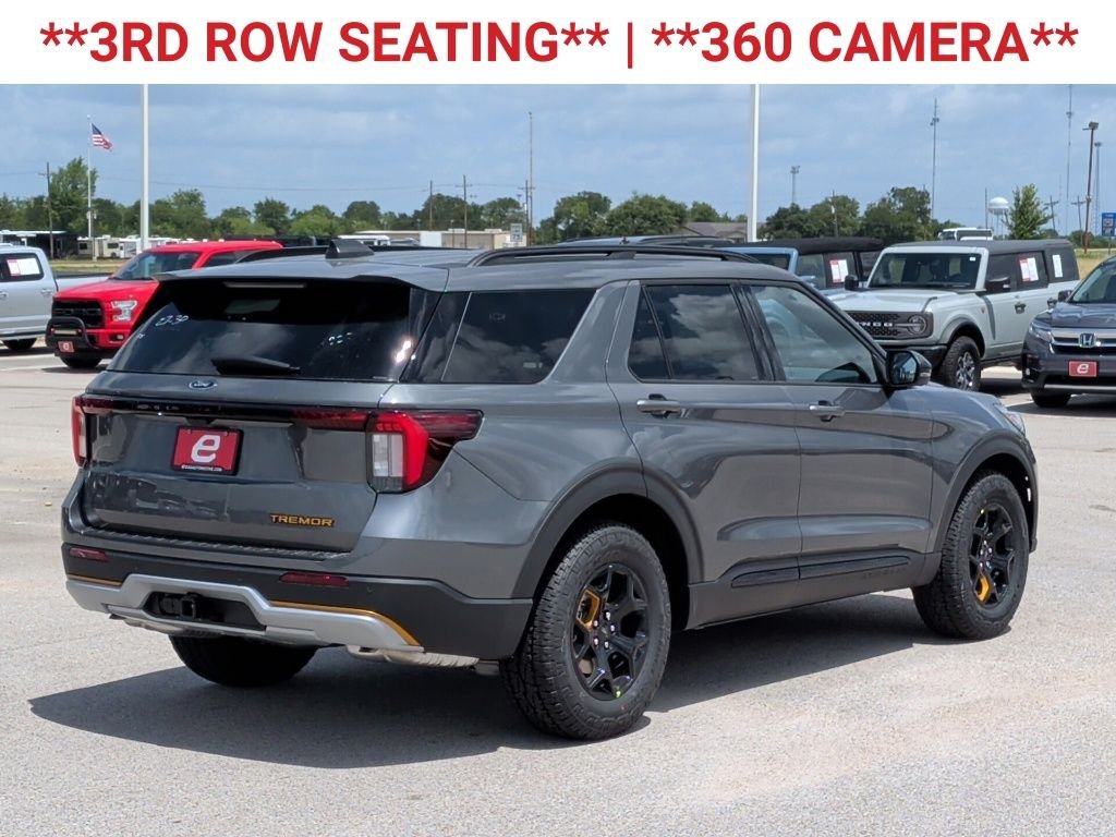 New 2026 Carbonized Gray Metallic Ford Tremor® image 9