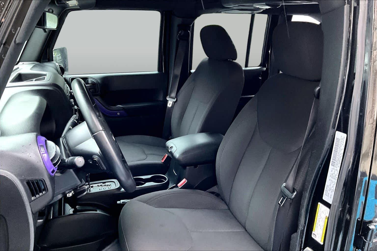 Used 2017 Black Clearcoat Jeep Sport image 8