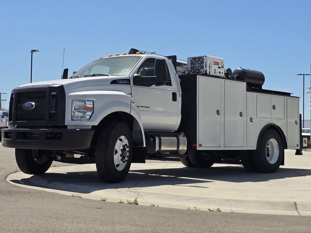 New 2025 Oxford White Ford Base image 4