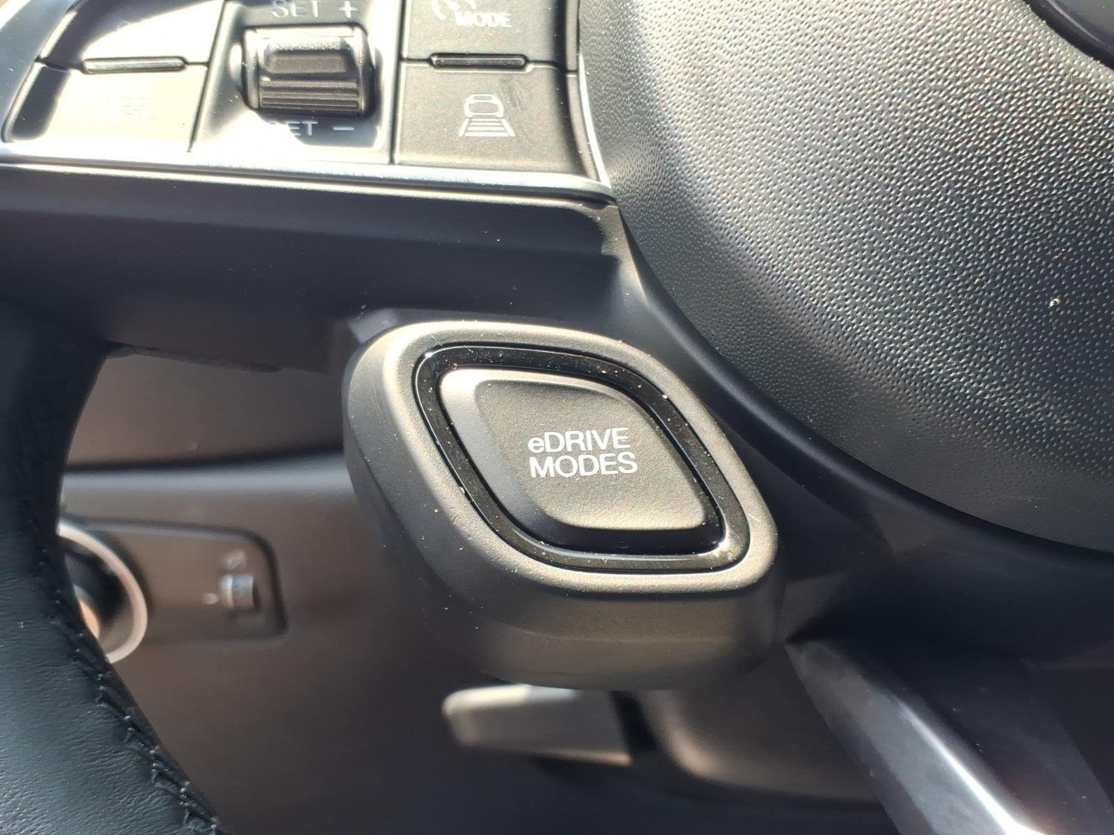 Used 2024 Acapulco Gold Dodge R/T image 10