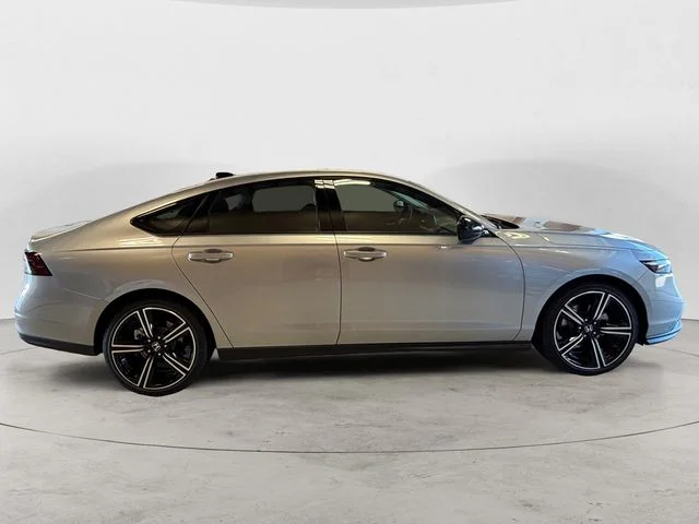 New 2026 Silver Honda SE image 7