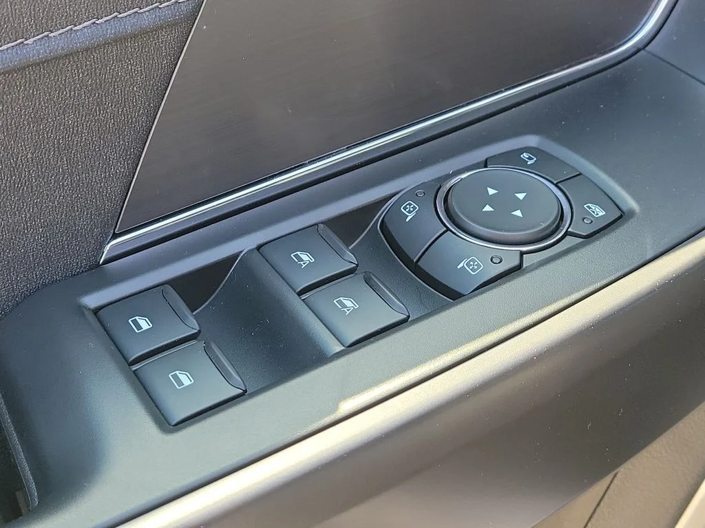 New 2026 Iconic Silver Metallic Ford Lariat® image 30