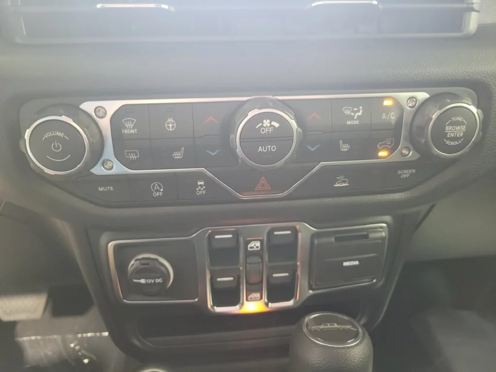 New 2026 Goldilocks Exterior Paint Jeep Sport S image 15