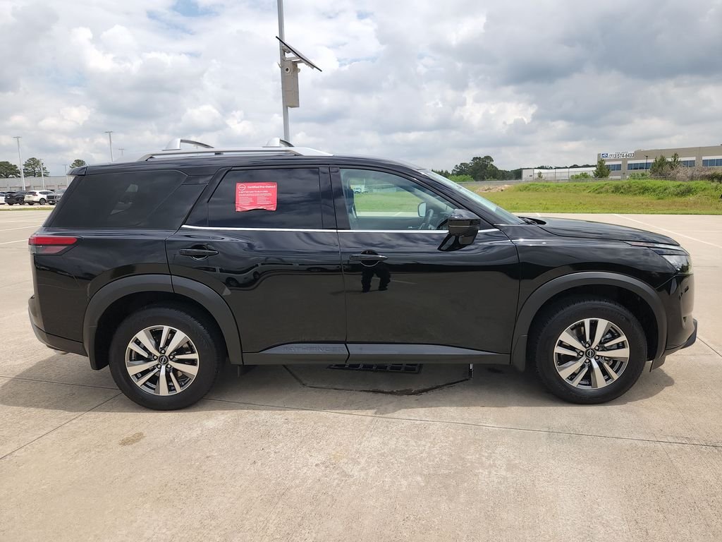 Certified Used 2025 Black Nissan SL 4WD image 4
