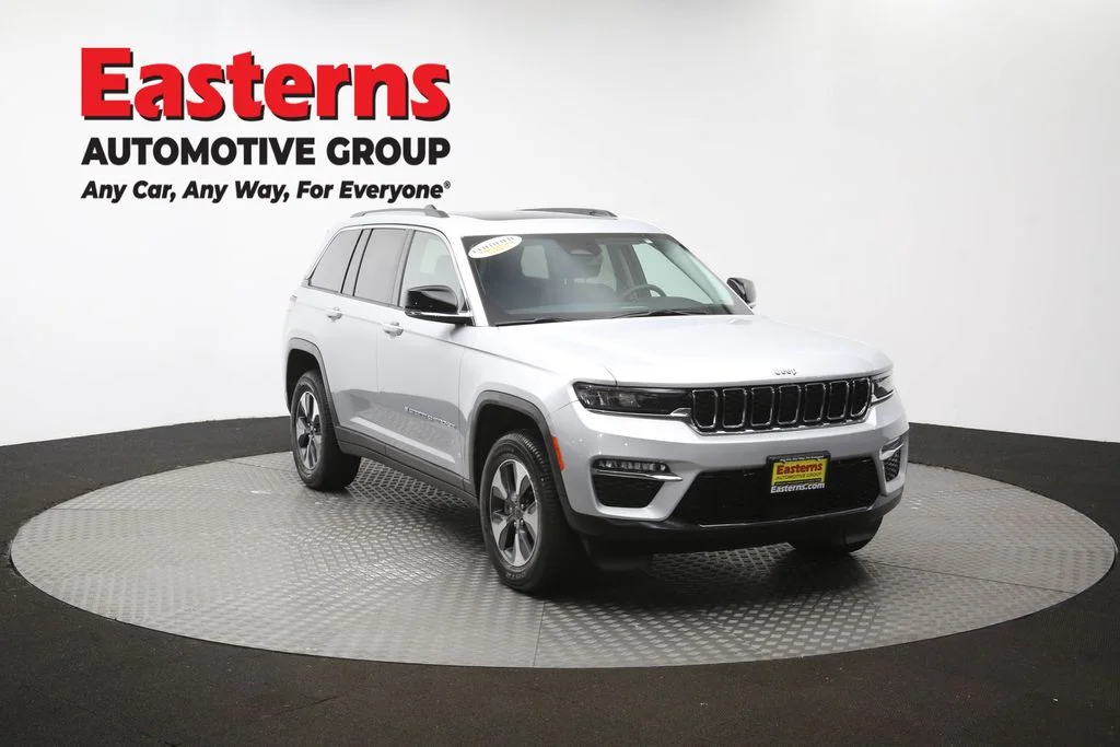 Used 2022 Silver Jeep 4xe image 53