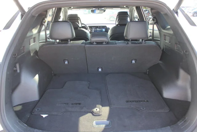 Used 2024 White Kia X-Line image 26