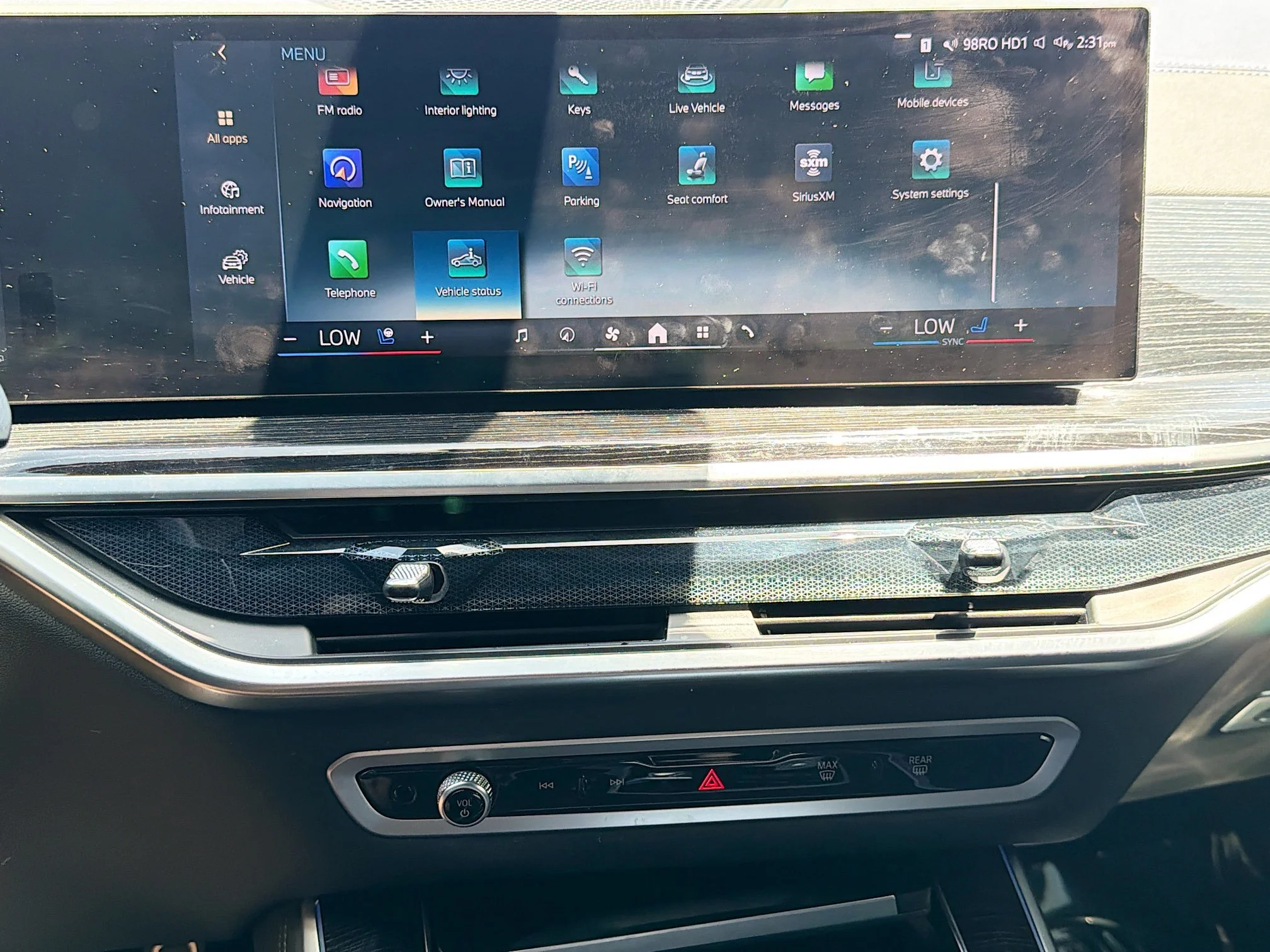 Certified Used 2025 Carbon Black Metallic BMW xDrive40i image 29