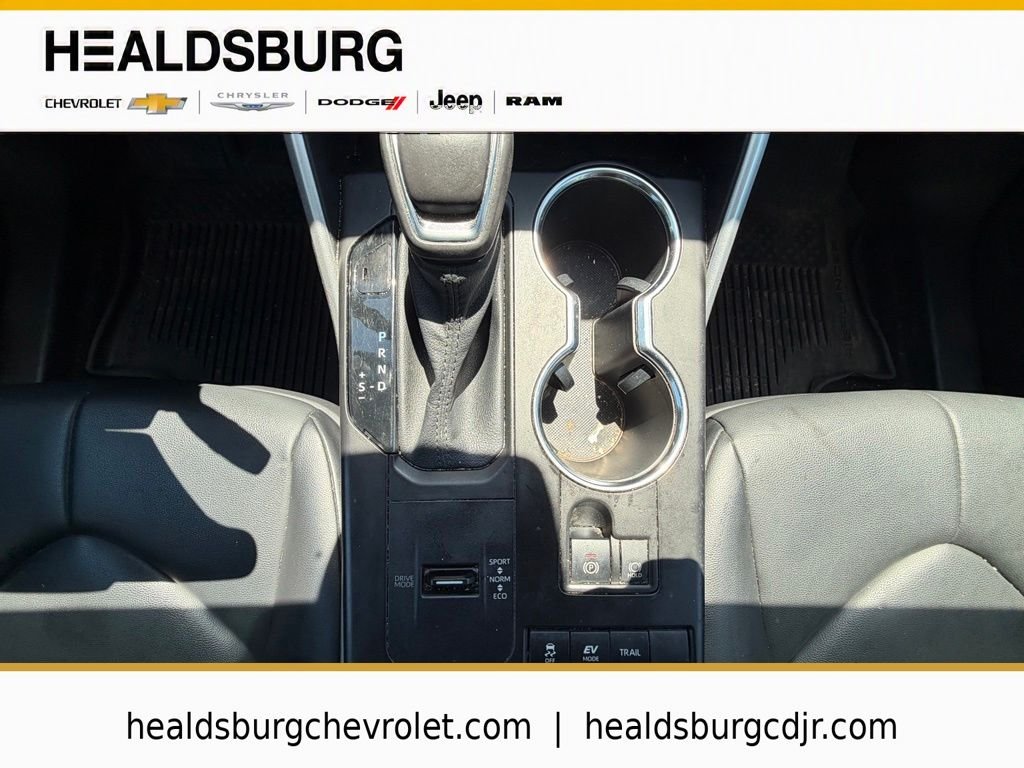 Used 2021 White Toyota XLE image 23