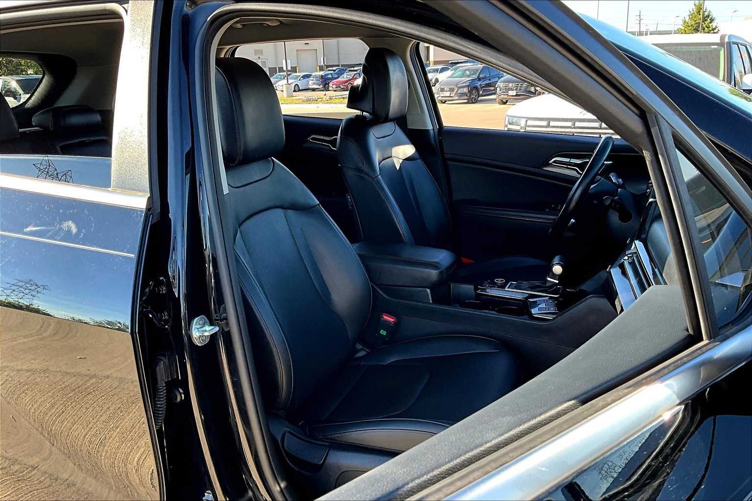 Used 2023 Ebony Black Kia EX image 15