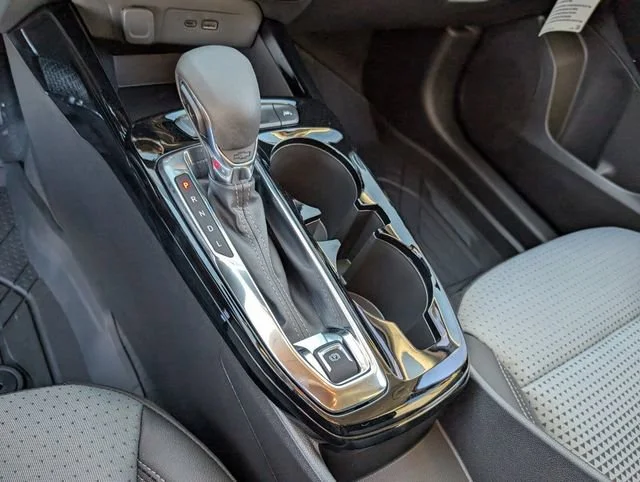 2025 Chevrolet Trax LT - Photo 12