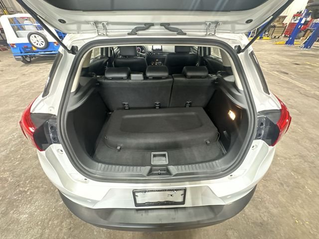 Used 2018 White Mazda Grand Touring image 25