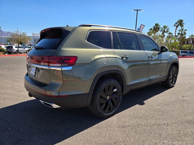 New 2026 Green Volkswagen 2.0T SE w/Technology image 4