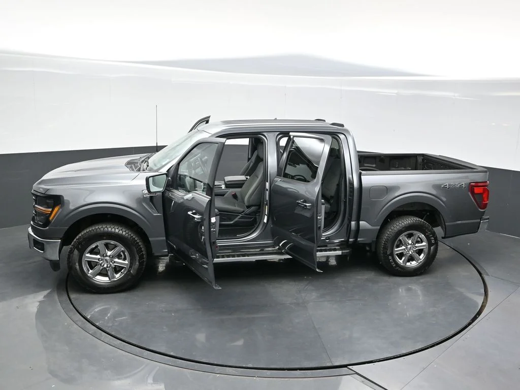 Used 2025 Gray Ford XLT image 37