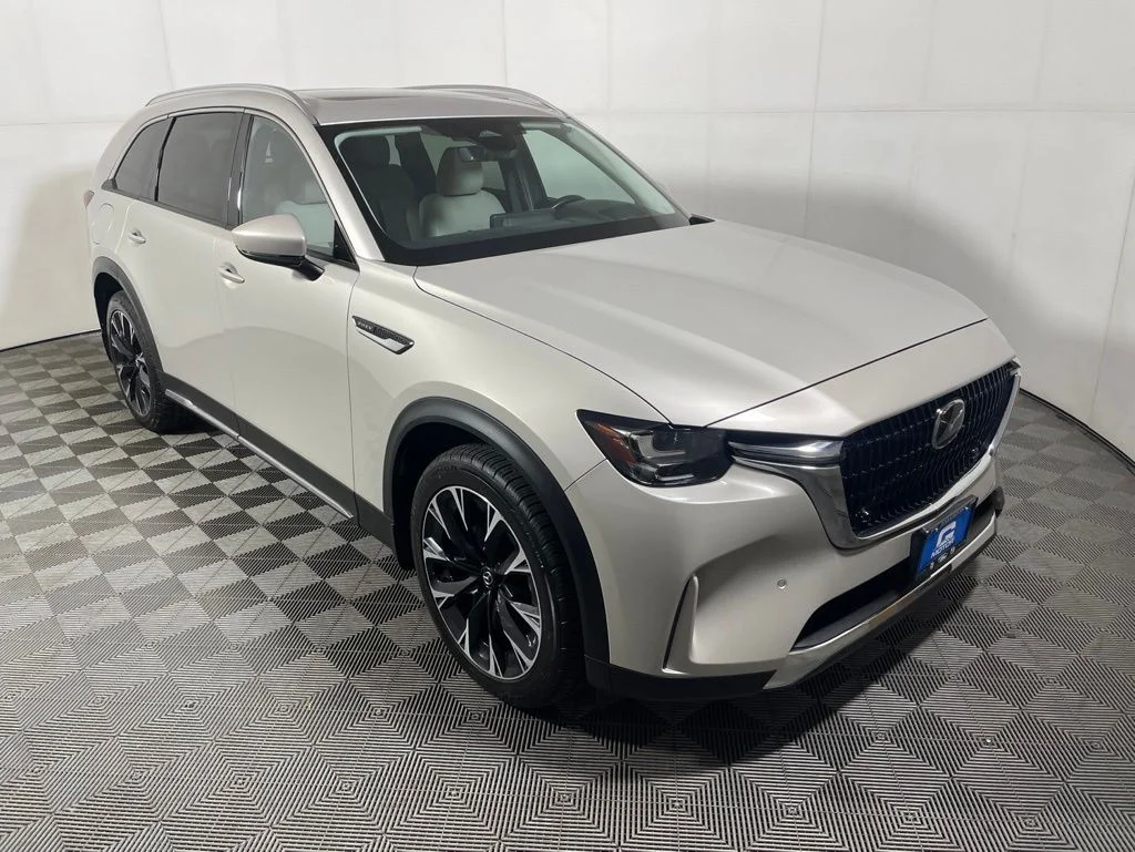 2024 Mazda CX-90 PHEV Premium Package's photo