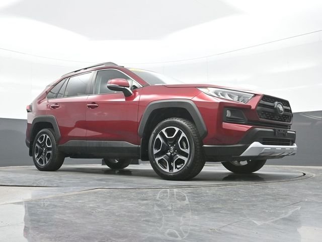 Used 2019 Red Toyota Adventure image 23