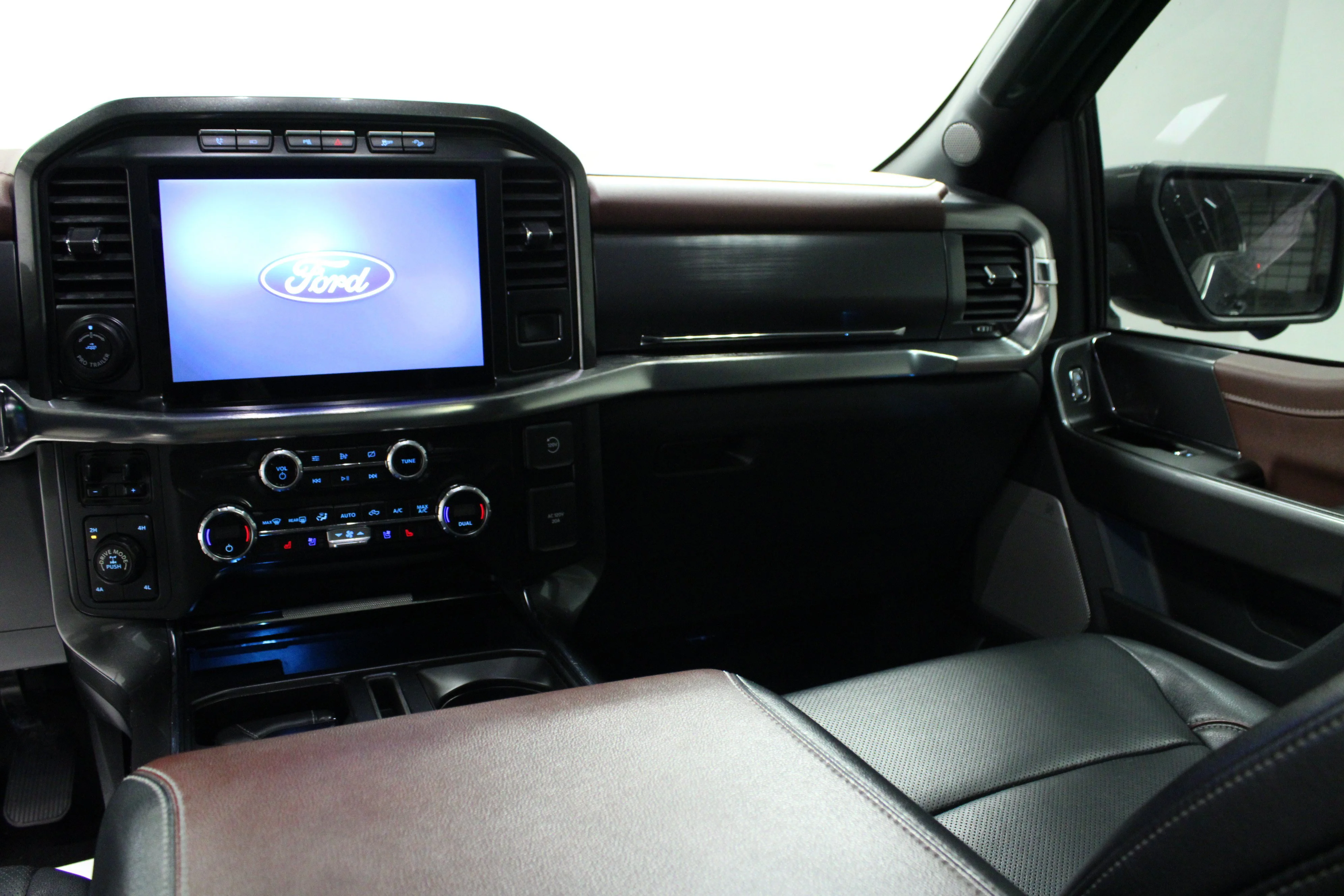 Used 2021 Carbonized Gray Metallic Ford LARIAT image 19
