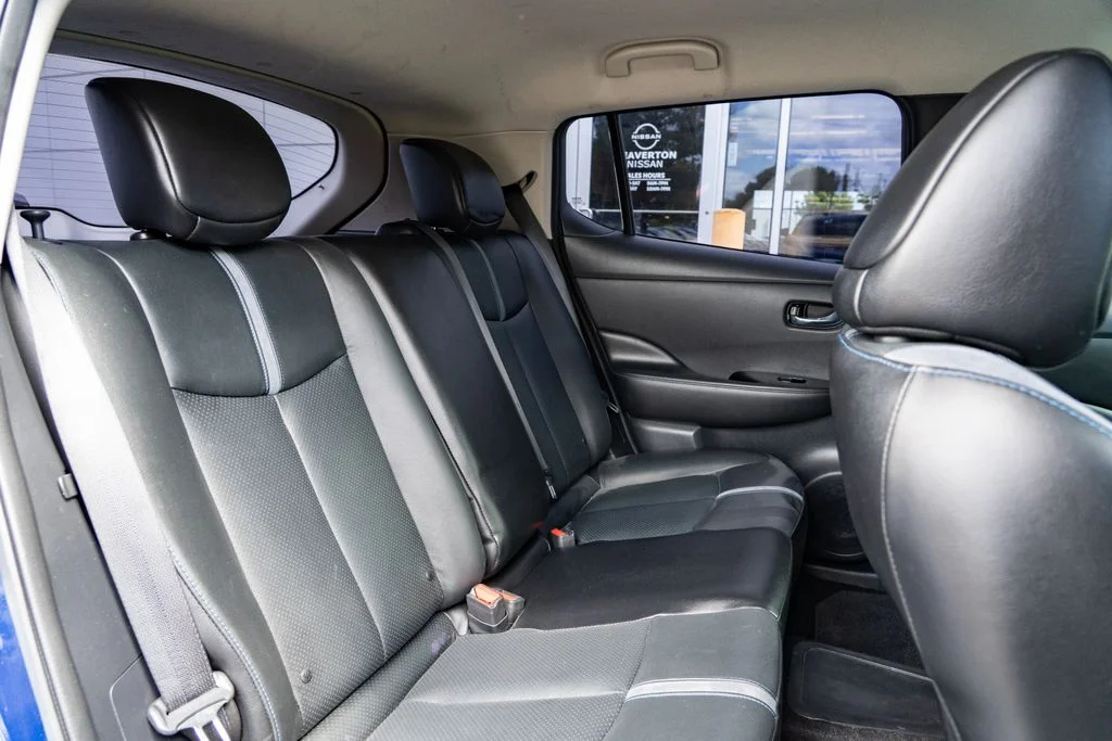 Used 2018 Blue Nissan SL image 25