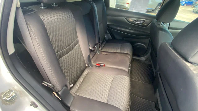 Used 2018 Silver Nissan SV image 12