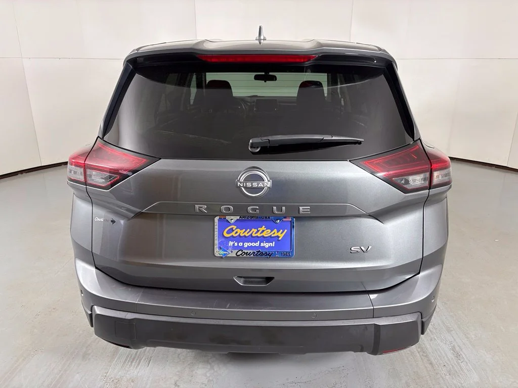 Used 2024 Gray Nissan SV image 7