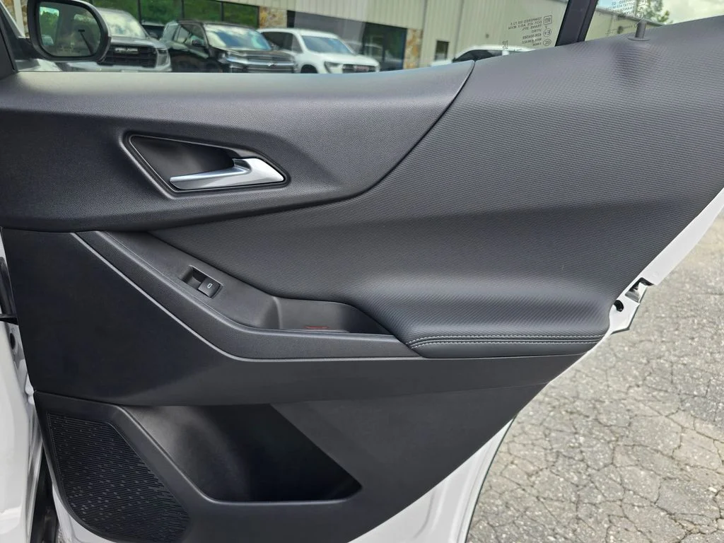 New 2026 White Chevrolet LT image 38