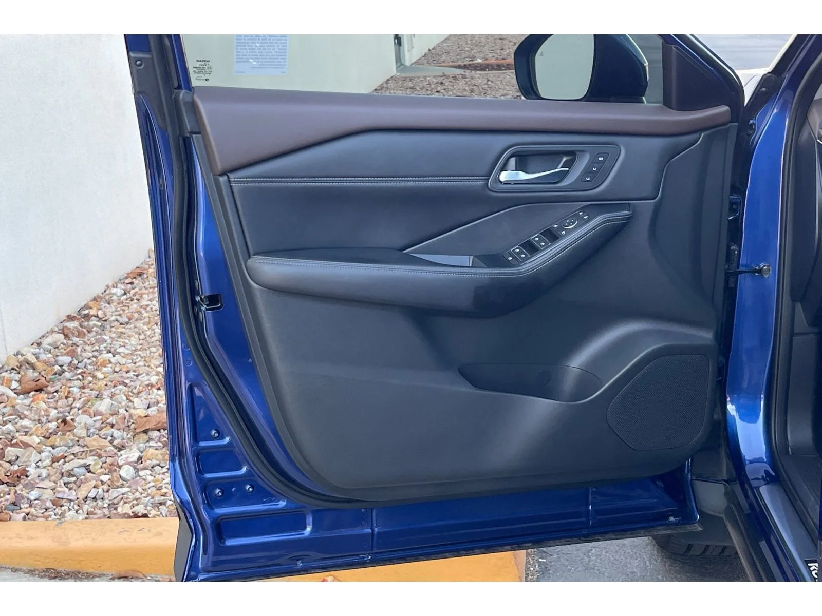 Used 2023 Caspian Blue Metallic Nissan SL image 11