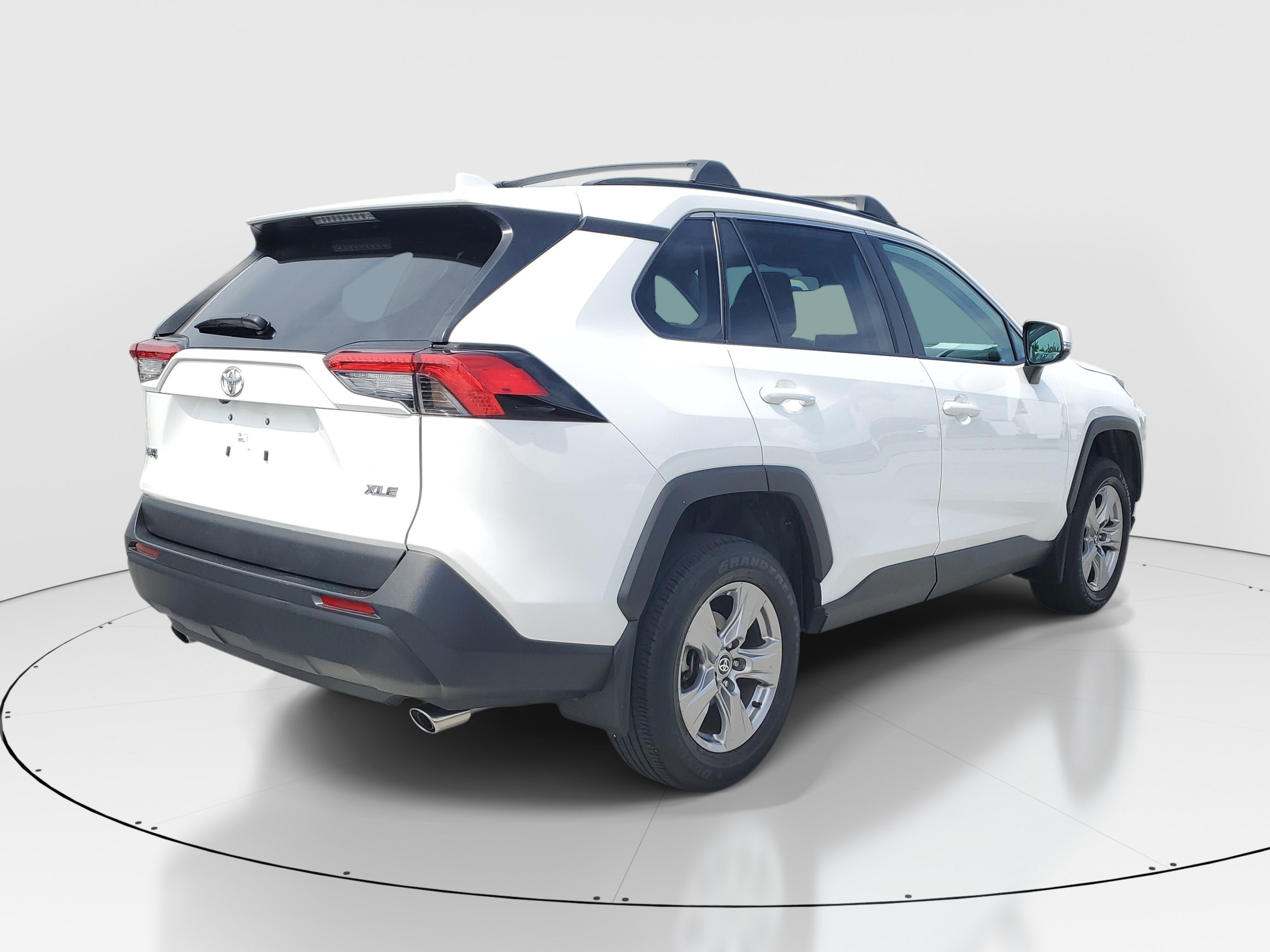 Used 2024 Ice Toyota XLE image 6