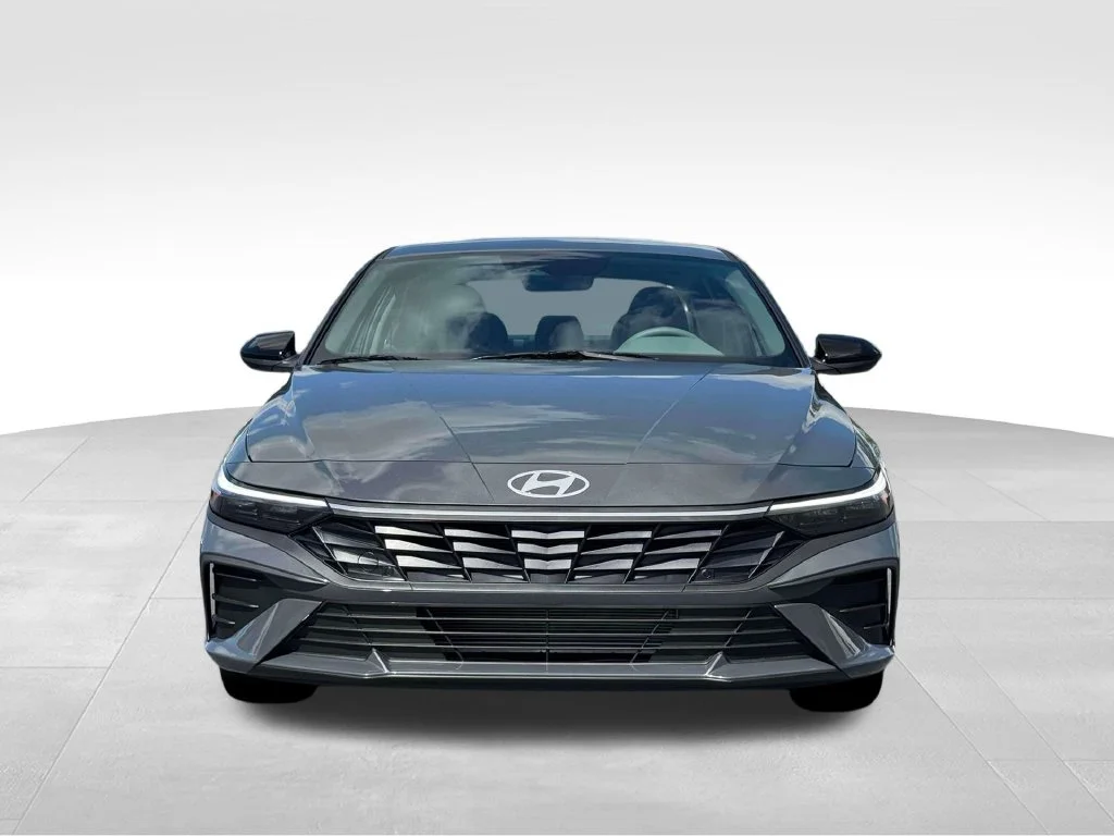 Used 2026 Gray Hyundai SEL Sport image 13