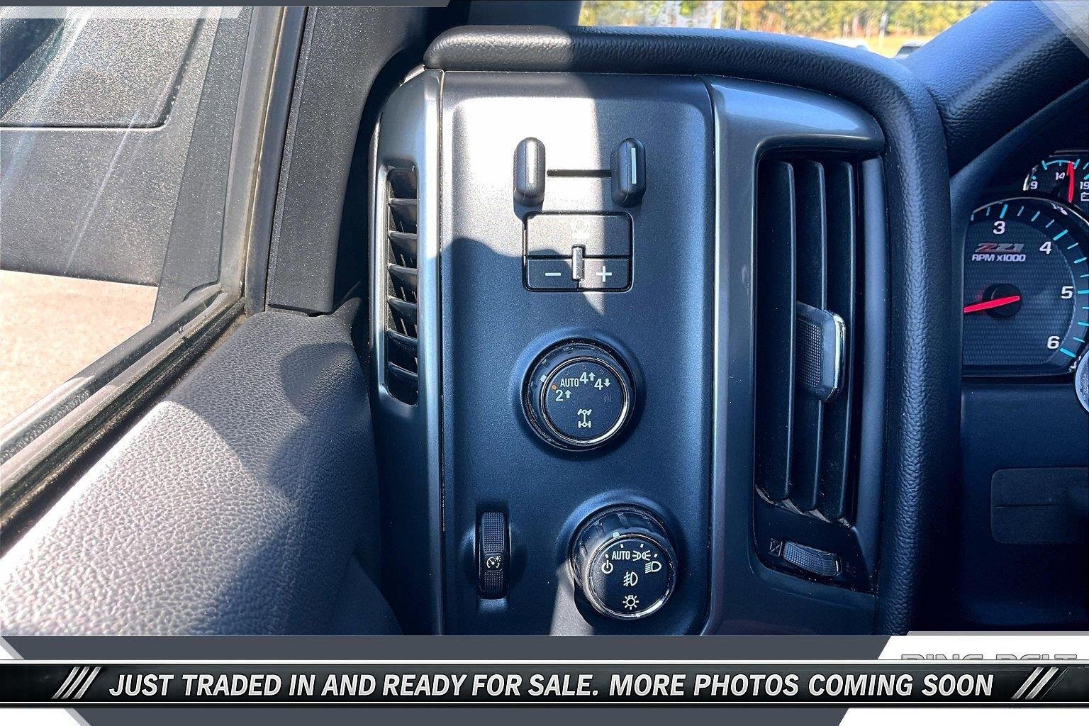 Used 2018 SILVER ICE METALLIC Chevrolet LT image 23