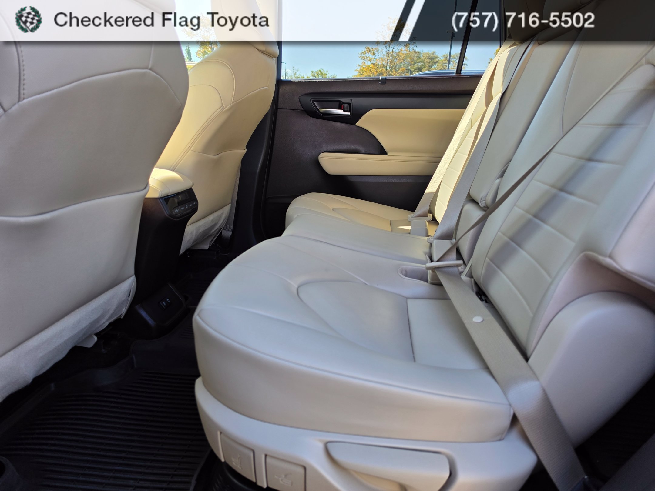 Used 2021 Moon Dust Toyota XLE image 20