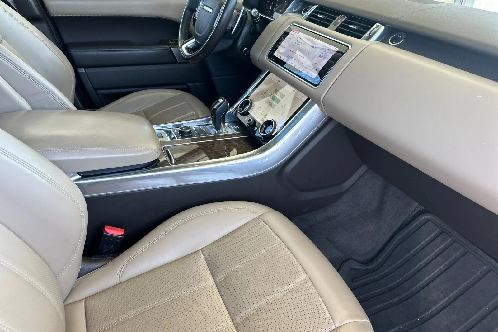 Used 2019  Land Rover Supercharged image 18