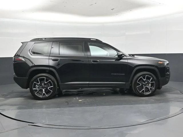 New 2026 Diamond Black Crystal Pearl-Coat Exterior Paint Jeep Overland image 2