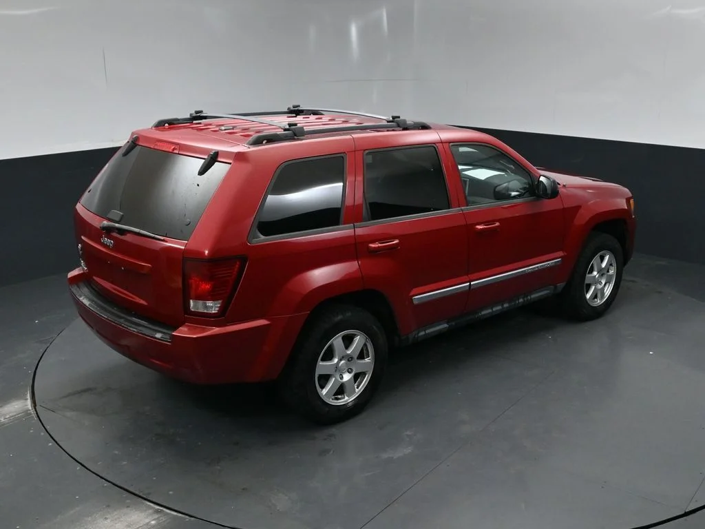 Used 2010 Red Jeep Laredo image 16