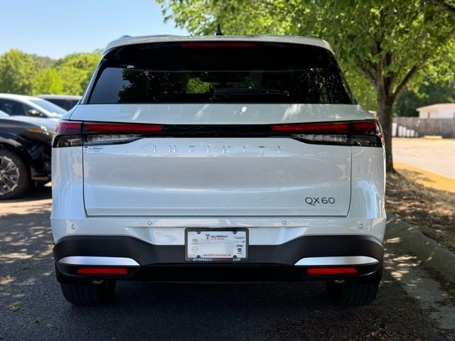 New 2027 RADIANT WHITE INFINITI Luxe FWD image 5