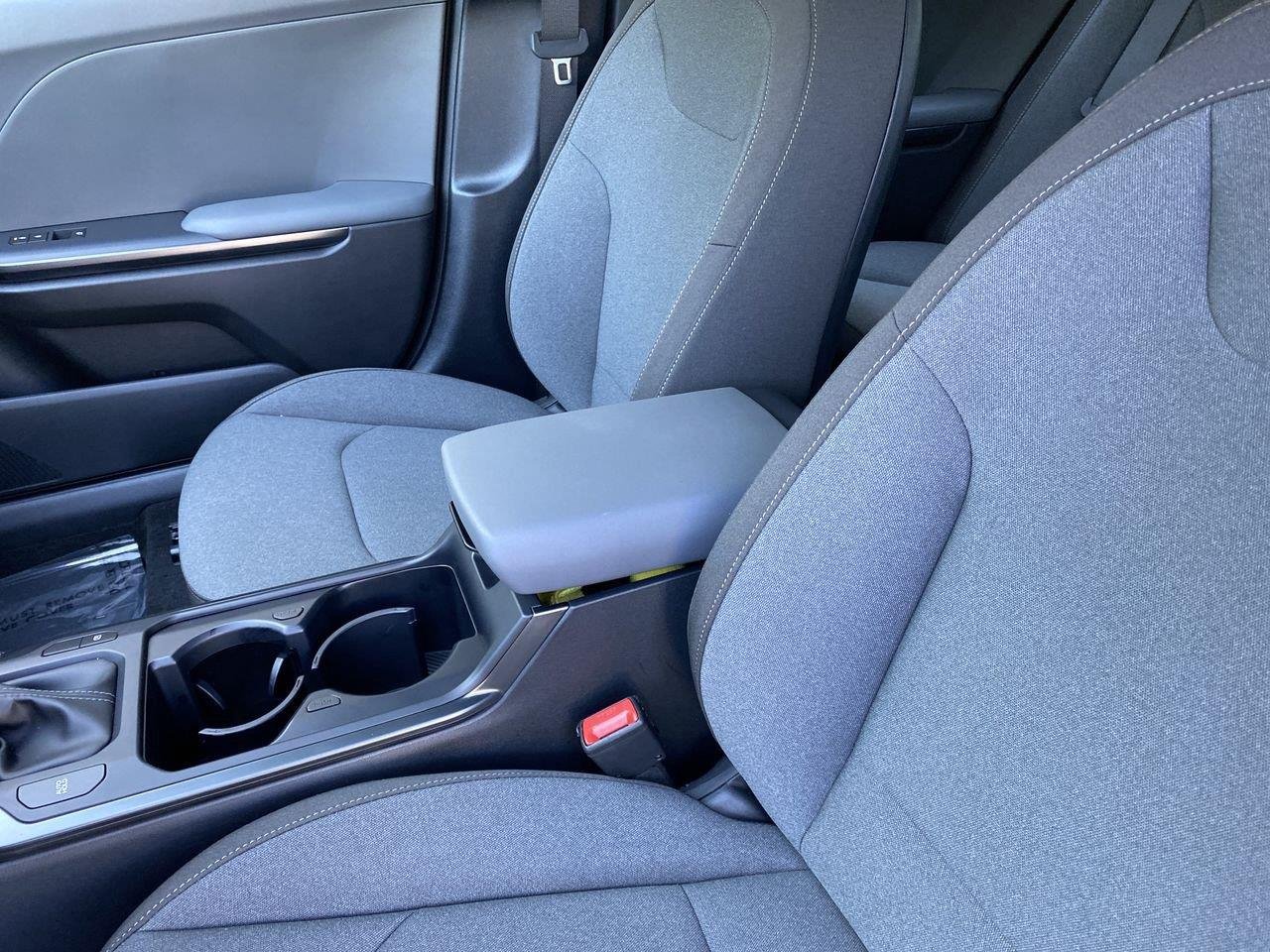 New 2026 Snow White Pearl Kia LXS image 38