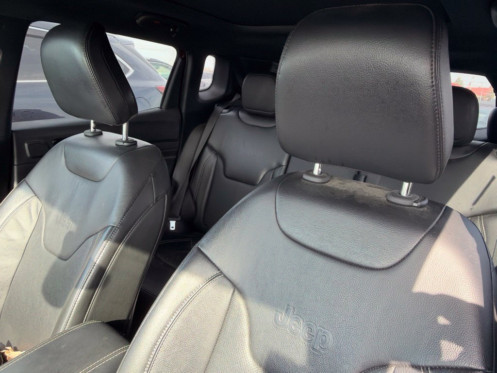 Used 2022 Red Jeep High Altitude image 15