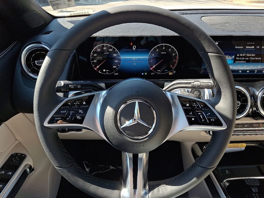 New 2026 Polar White Mercedes-Benz GLB 250 image 16