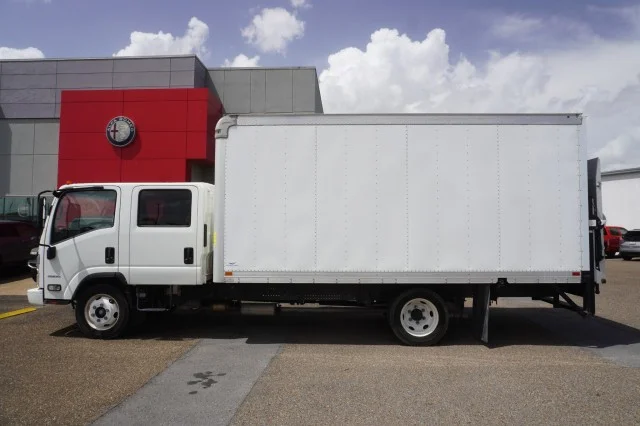 Used 2024 Arc White Chevrolet 1WT image 10
