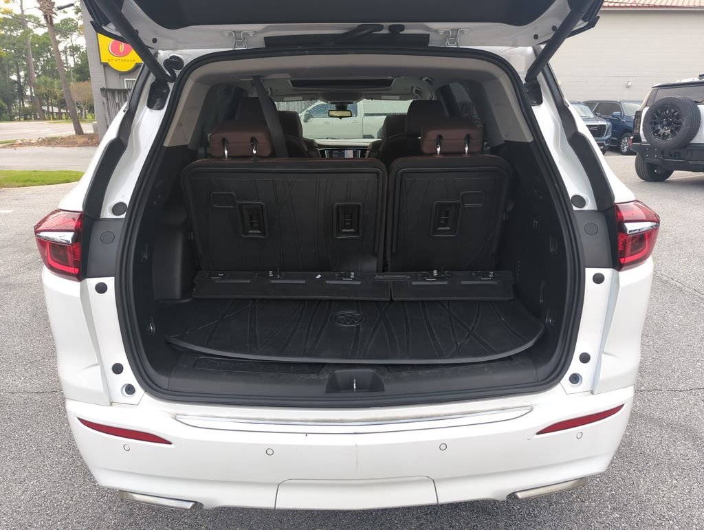 Used 2020 White Buick Avenir image 33