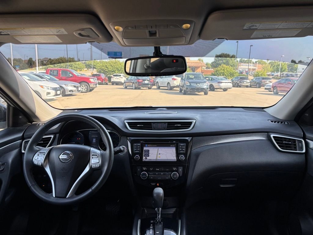 Used 2015 Brilliant Silver Nissan SL image 23