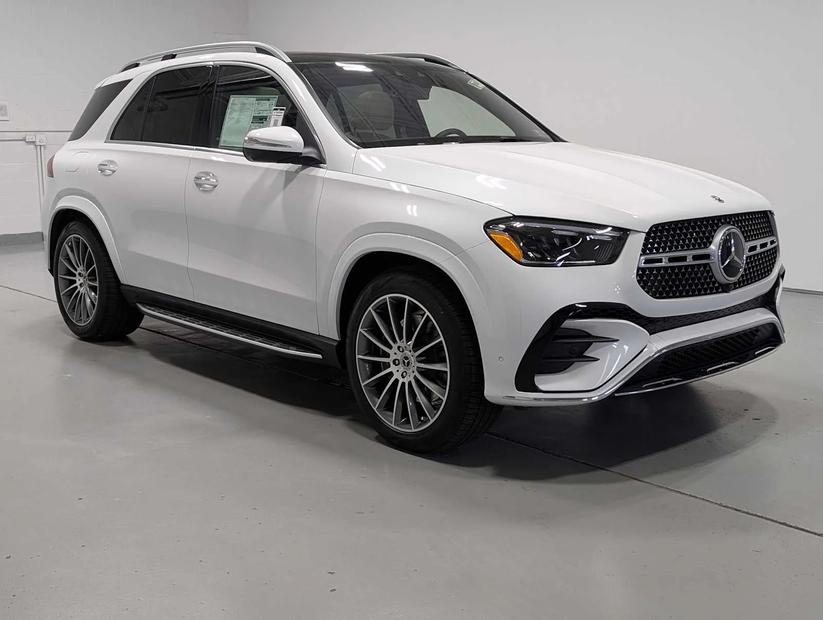 Certified Used 2026 MANUFAKTUR Moonlight White Metallic Mercedes-Benz GLE 580 image 6