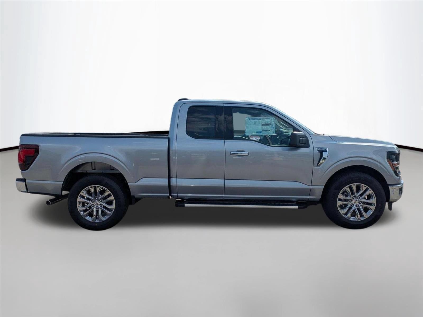 New 2026 Iconic Silver Metallic Ford XLT image 4