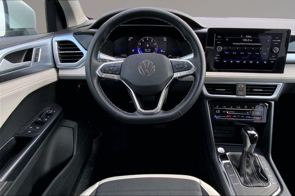 Certified Used 2025 Pure White Volkswagen 1.5T SE image 5