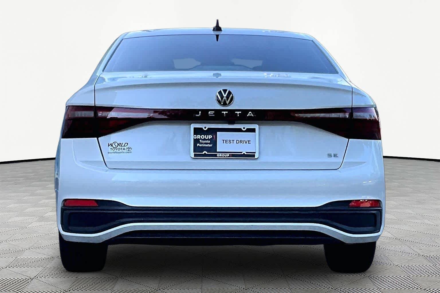Used 2025 Opal White Pearl Volkswagen SE image 5