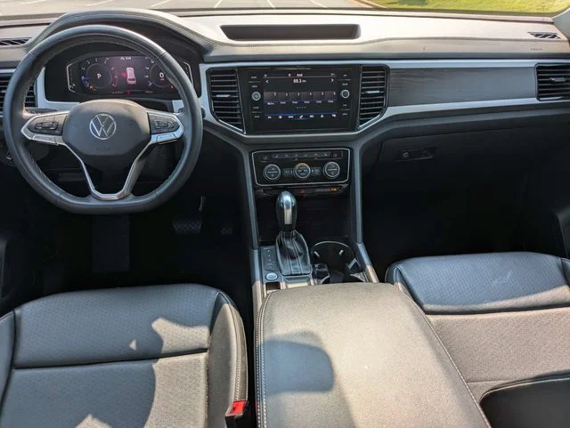 Used 2022  Volkswagen 3.6L V6 SE w/Technology image 16
