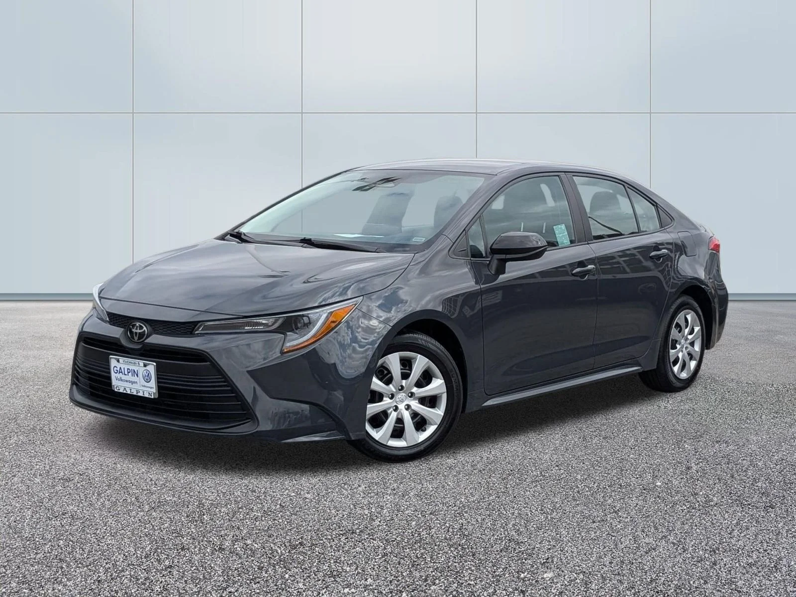 Used 2025  Toyota LE image 1