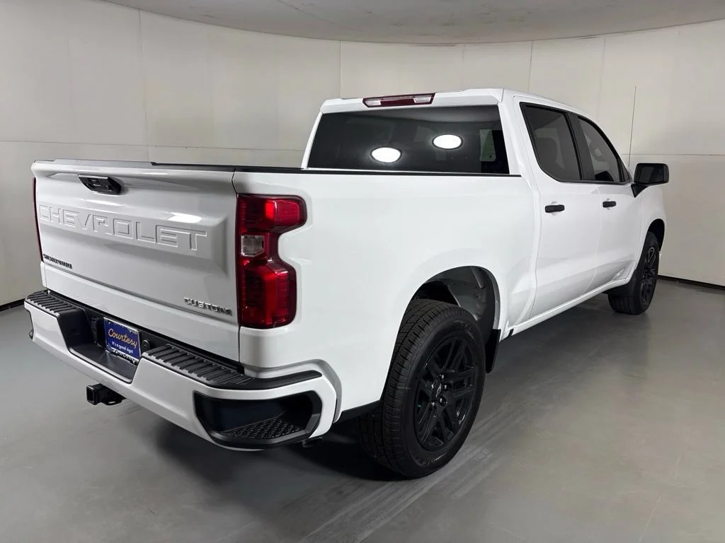 New 2026 Summit White Chevrolet Custom image 10