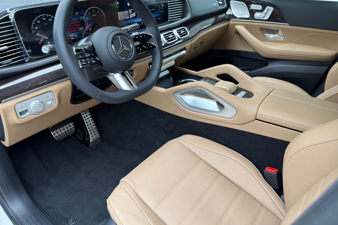 New 2026 Polar White Mercedes-Benz GLS 450 4MATIC® SUV image 9