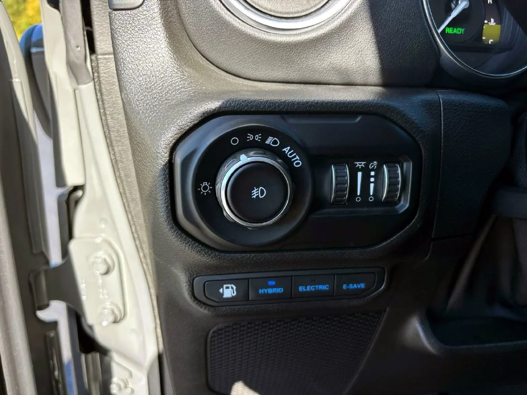Used 2021 Gray Clearcoat Jeep Unlimited Rubicon 4xe image 18