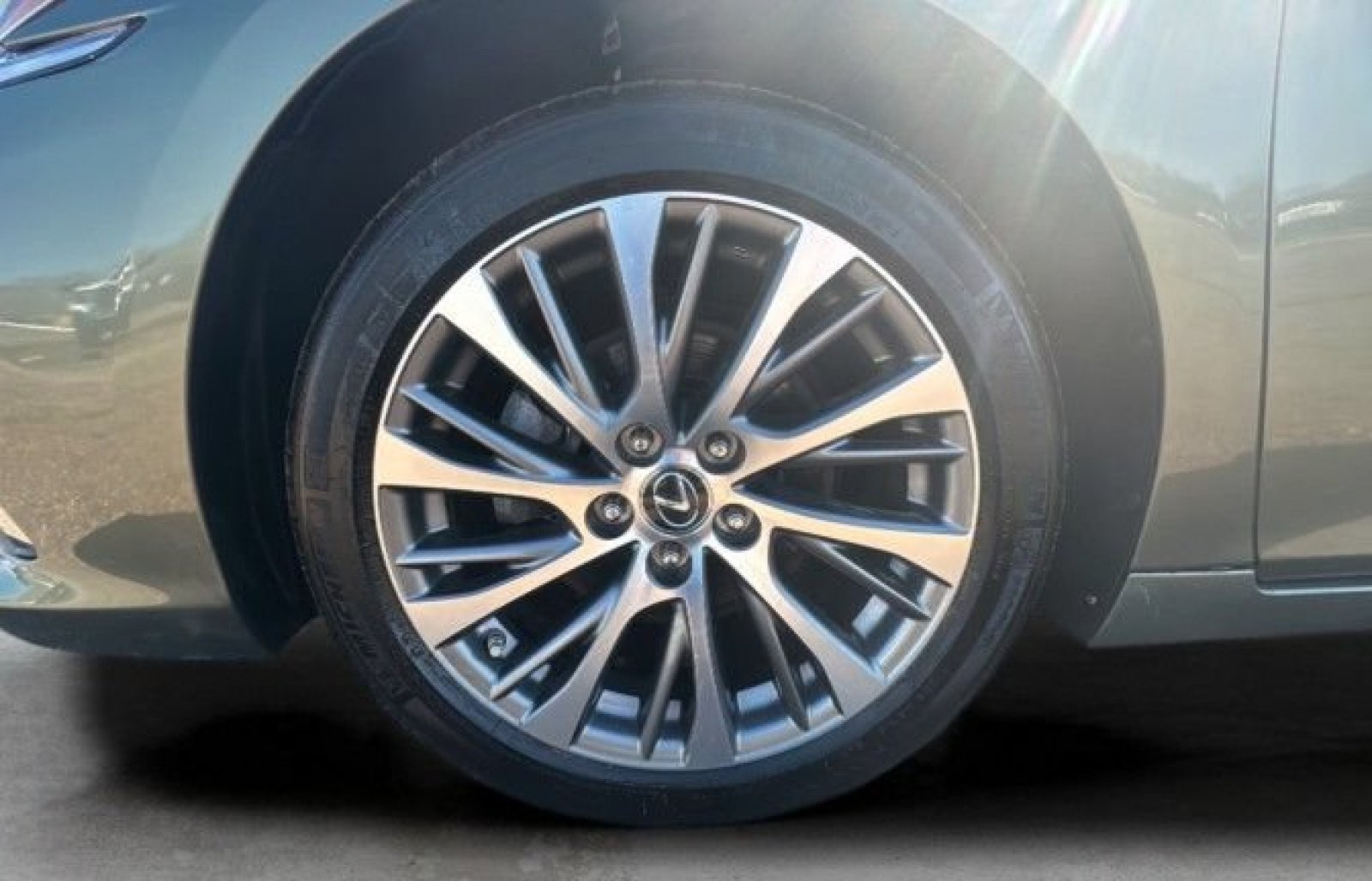 Used 2020 Sunlit Green Lexus ES 350 image 2