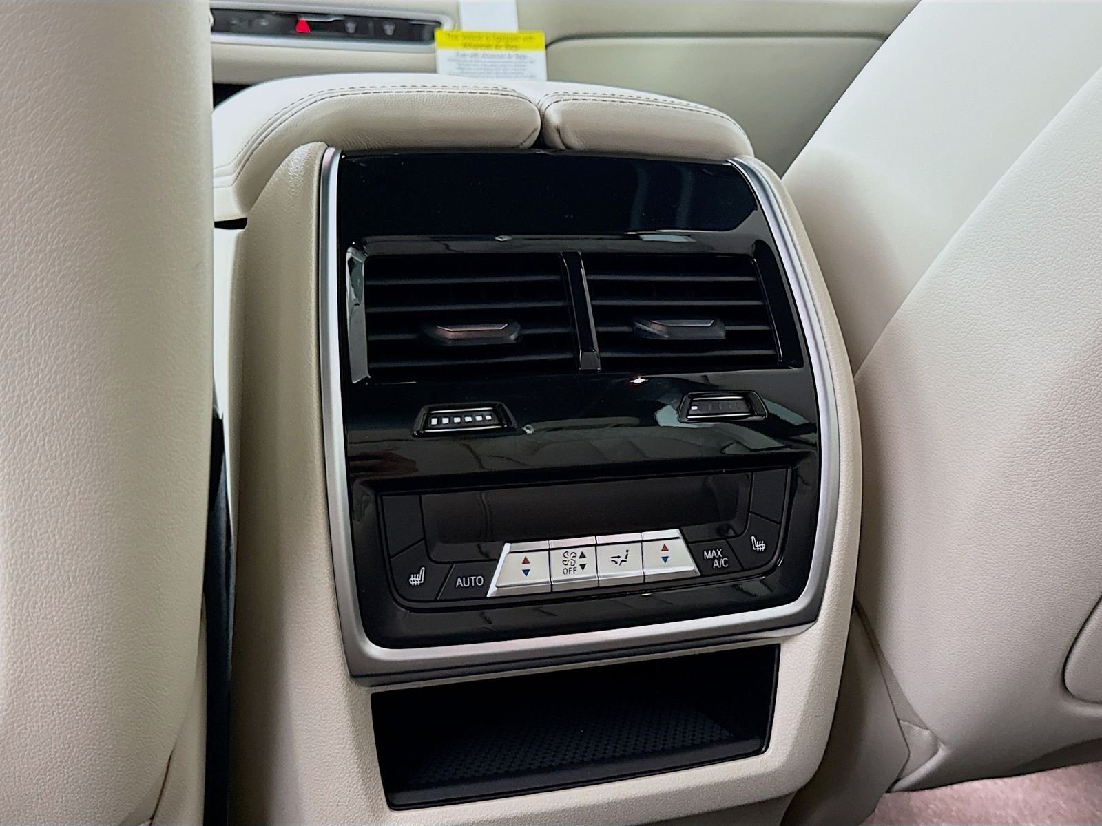 2026 BMW X5 M60i - Photo 27